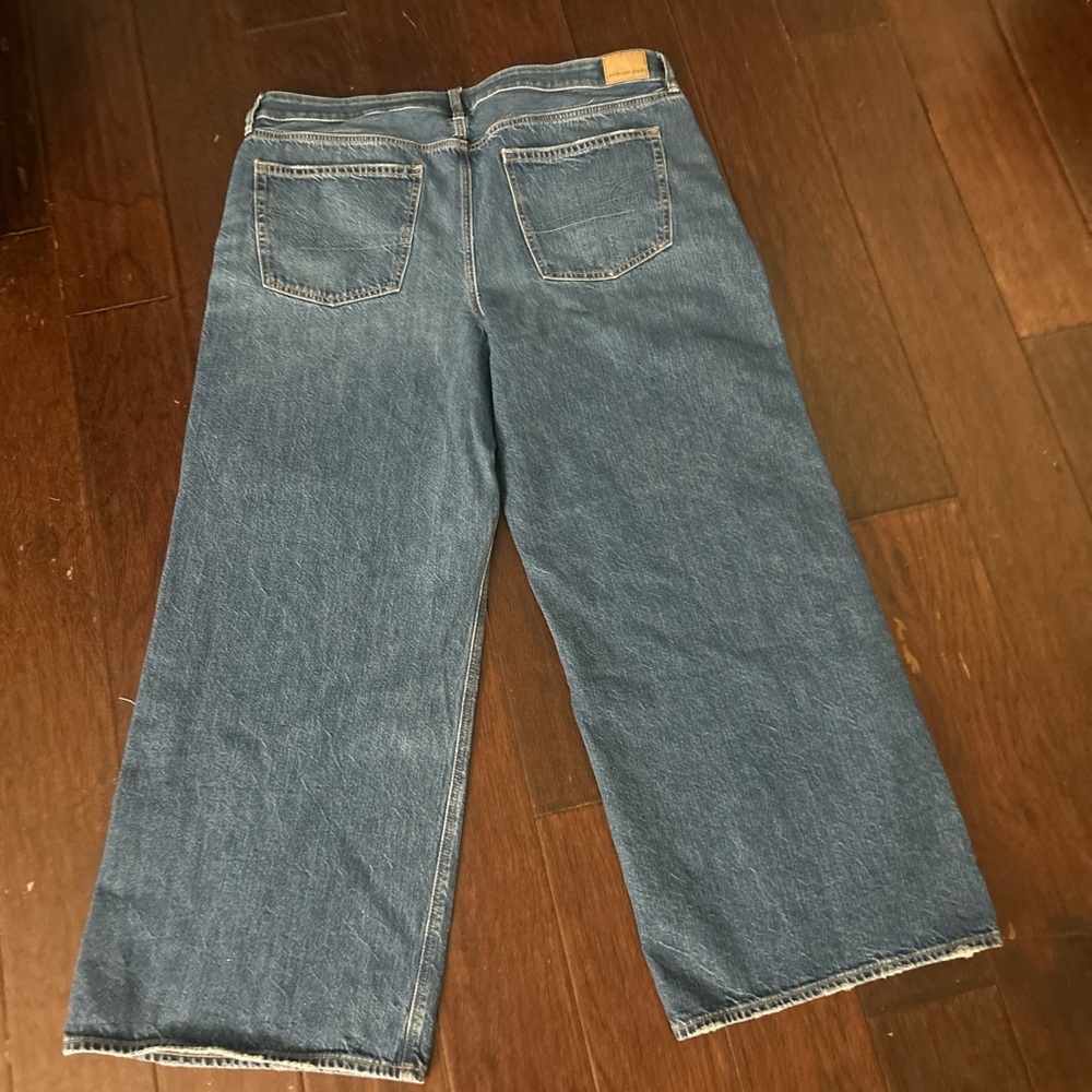 American Eagle Women’s Wide Leg Jeans - Medium Blue Wash - Picture 2 of 4